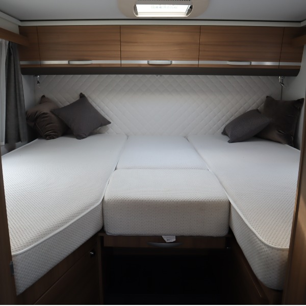 Adria Coral 600 bed